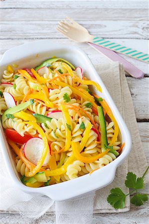 simsearch:659-08940768,k - Fusilli with colourful vegetables Stock Photo - Premium Royalty-Free, Code: 659-08940600