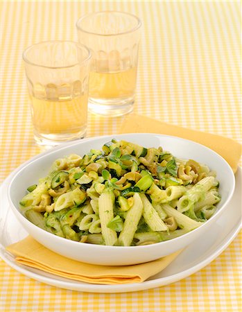 simsearch:659-08940768,k - Penne with courgette Stock Photo - Premium Royalty-Free, Code: 659-08940743