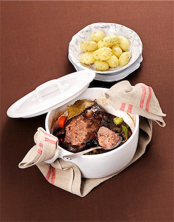simsearch:659-07739811,k - Manzo al cucchiaio (beef braised in red wine with spices, Italy) Stock Photo - Premium Royalty-Free, Code: 659-08940826