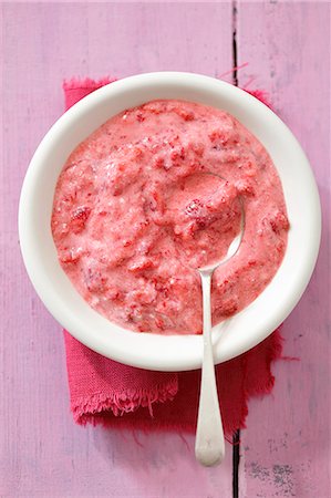 simsearch:659-07069181,k - Strawberry purée with yoghurt (seen from above) Stock Photo - Premium Royalty-Free, Code: 659-08940980