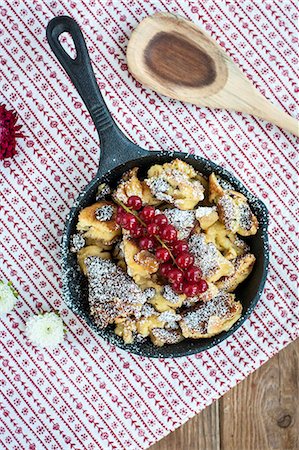 simsearch:659-01850806,k - Kaiserschmarrn (shredded sugared pancake from Austria, a traditional alpine recipe) Stock Photo - Premium Royalty-Free, Code: 659-09125670