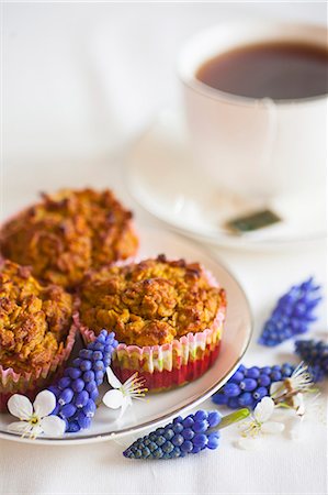 simsearch:659-06903190,k - Carrot muffins Stock Photo - Premium Royalty-Free, Code: 659-09125778