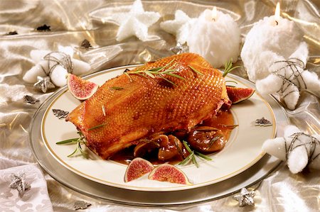 simsearch:659-01857024,k - Christmas goose with figs and water chestnuts Stock Photo - Premium Royalty-Free, Code: 659-01844418