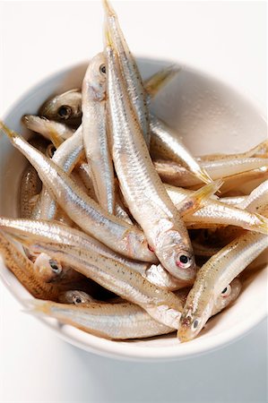 Sandsmelts in small white bowl Stock Photo - Premium Royalty-Free, Code: 659-01844484
