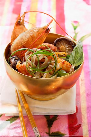 simsearch:659-06901043,k - Rice noodles with freshwater crayfish and Thai basil Stock Photo - Premium Royalty-Free, Code: 659-01844729