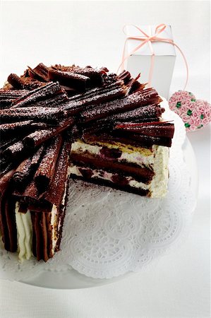 simsearch:659-01848790,k - Chocolate cream cake with cherries Stock Photo - Premium Royalty-Free, Code: 659-01846726