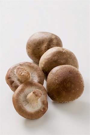 simsearch:659-03526248,k - Five shiitake mushrooms Stock Photo - Premium Royalty-Free, Code: 659-01846981