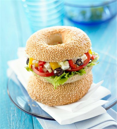 Greek salad in bagel Foto de stock - Sin royalties Premium, Código: 659-01848328