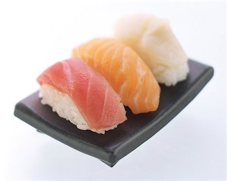 simsearch:659-07610354,k - Three Nigiri Sushi Stock Photo - Premium Royalty-Free, Code: 659-01842679