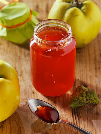 quince - Quince jelly in a jar and on a spoon Stock Photo - Premium Royalty-Free, Code: 659-01854426