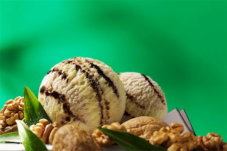 Advocaat and walnut ice cream Stock Photo - Premium Royalty-Free, Code: 659-01851852