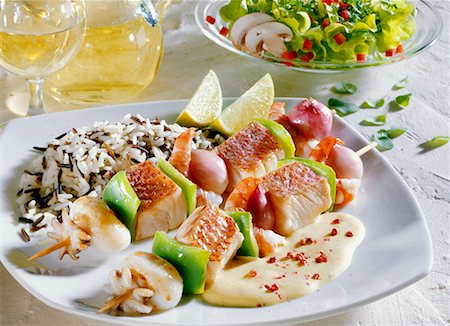 Fish and seafood kebabs with wild rice Stock Photo - Premium Royalty-Free, Code: 659-01851868