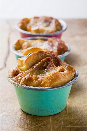 simsearch:659-02213122,k - Individual bread puddings Stock Photo - Premium Royalty-Free, Code: 659-01853758