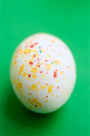 simsearch:659-03536847,k - Speckled Easter egg Foto de stock - Sin royalties Premium, Código: 659-01864360