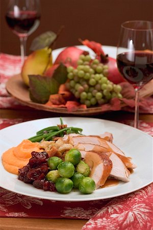 simsearch:659-01857024,k - Turkey breast with accompaniments for Thanksgiving (USA) Stock Photo - Premium Royalty-Free, Code: 659-01865215