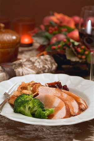 simsearch:659-01857024,k - Turkey breast with accompaniments for Thanksgiving (USA) Stock Photo - Premium Royalty-Free, Code: 659-01865212