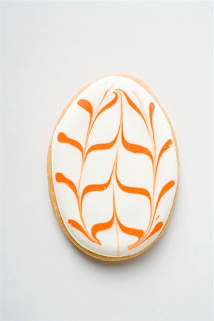 easter cookie - Egg-shaped Easter biscuit Foto de stock - Sin royalties Premium, Código: 659-01865446