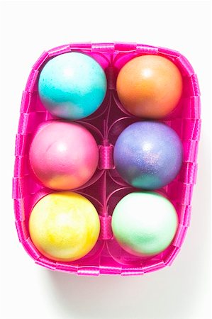 simsearch:659-03536847,k - Coloured Easter eggs in basket Foto de stock - Sin royalties Premium, Código: 659-01865744