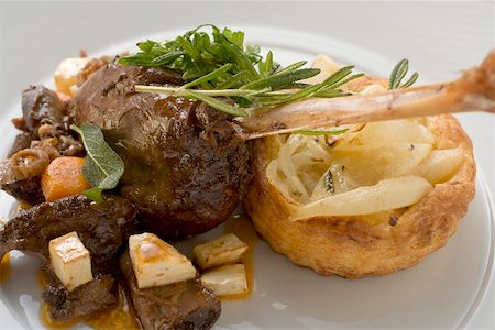 simsearch:659-01857024,k - Braised goose leg with pear and onion tart Stock Photo - Premium Royalty-Free, Code: 659-01866959