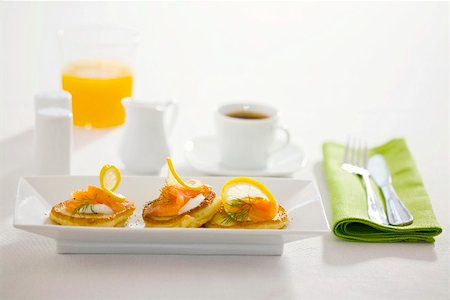 Blinis with sour cream and smoked salmon Stock Photo - Premium Royalty-Free, Code: 659-02211099