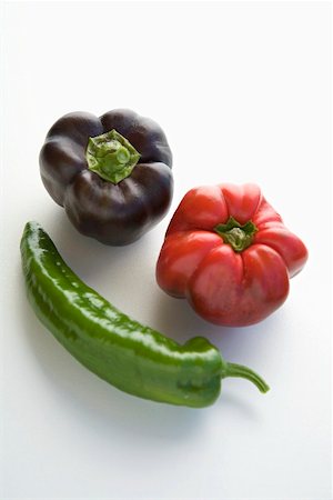 simsearch:659-07029044,k - Peppers (red and purple) and chilli Stock Photo - Premium Royalty-Free, Code: 659-02212160