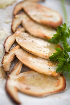 simsearch:659-02212217,k - Fried cep slices with parsley Stock Photo - Premium Royalty-Free, Code: 659-02212236