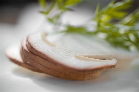 simsearch:659-02212217,k - Cep slices and parsley Stock Photo - Premium Royalty-Free, Code: 659-02212231