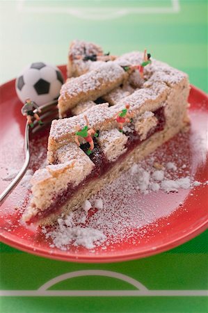 simsearch:659-02213122,k - Piece of Linzer torte with football figures and football Stock Photo - Premium Royalty-Free, Code: 659-02213105