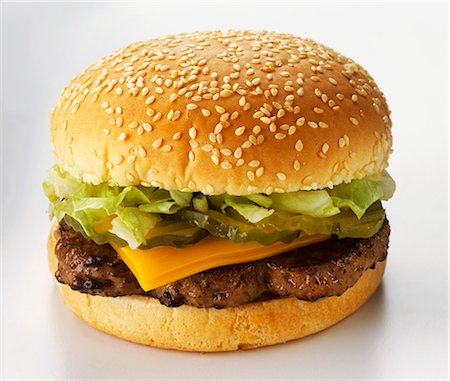 Cheeseburger, gros plan Photographie de stock - Premium Libres de Droits, Code: 659-03524131