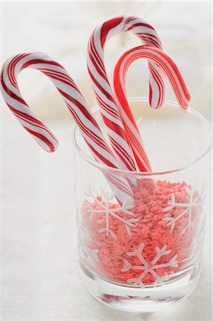 Candy canes and sugar stars in glass Stock Photo - Premium Royalty-Free, Code: 659-03525598