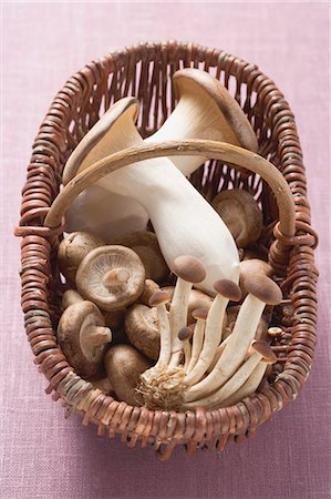 simsearch:659-03526248,k - Various types of mushrooms in basket Stock Photo - Premium Royalty-Free, Code: 659-03526257