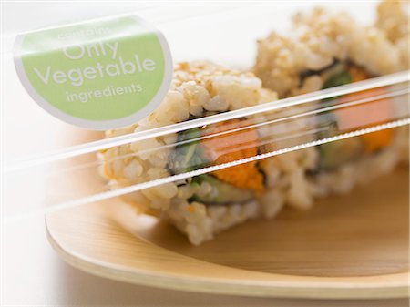 Vegetarian inside-out rolls to take away Stock Photo - Premium Royalty-Free, Code: 659-03529029