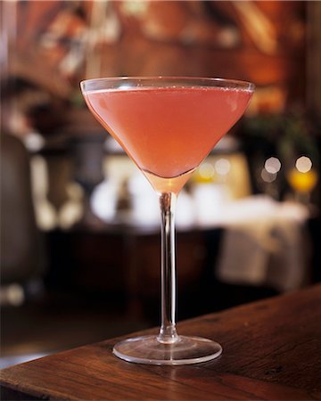 simsearch:659-01850296,k - A glass of Cosmopolitan Stock Photo - Premium Royalty-Free, Code: 659-03522414