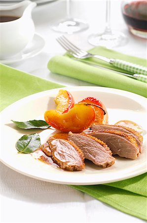 simsearch:659-01857024,k - Roast goose breast with peach wedges Stock Photo - Premium Royalty-Free, Code: 659-03522892