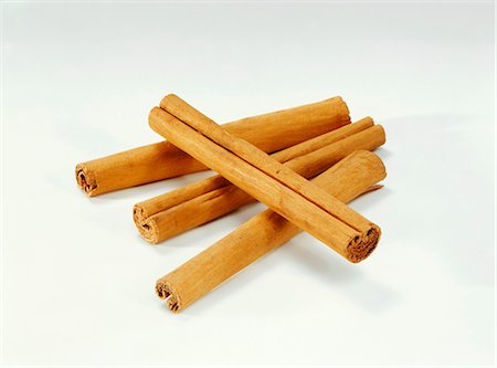 Four cinnamon sticks Stock Photo - Premium Royalty-Free, Code: 659-03523482