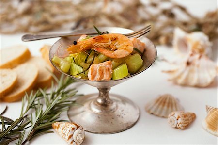 fish plate - Fried fennel with salmon, prawns and rosemary Stock Photo - Premium Royalty-Free, Code: 659-03523834