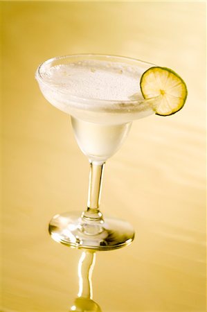 simsearch:659-01850296,k - Margarita in cocktail glass Stock Photo - Premium Royalty-Free, Code: 659-03534037