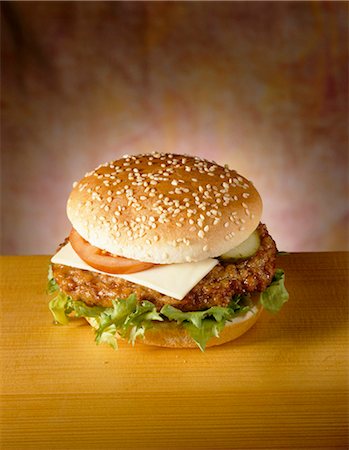 food and fast food - Cheeseburger Photographie de stock - Premium Libres de Droits, Code: 659-03534223