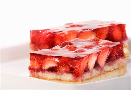 Two pieces of strawberry cake with gelatine Stock Photo - Premium Royalty-Free, Code: 659-03534907