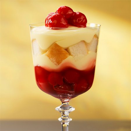 Cherry Trifle with Angel Food Cake and Vanilla Pudding Stock Photo - Premium Royalty-Free, Code: 659-03536206