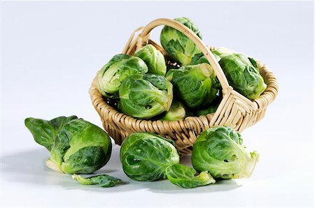 Brussels sprouts in basket Stock Photo - Premium Royalty-Free, Code: 659-03537797