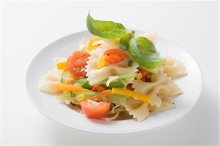 pasta bow - Farfalle primavera with vegetables and basil Stock Photo - Premium Royalty-Free, Code: 659-03530723