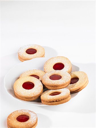 Jam biscuits Stock Photo - Premium Royalty-Free, Code: 659-03530800