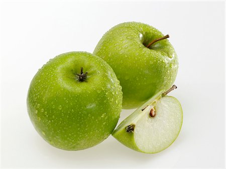Granny Smith apples with drops of water Stock Photo - Premium Royalty-Free, Code: 659-03531270