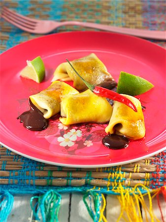 Mango and spicy chocolate raviolis Stock Photo - Premium Royalty-Free, Code: 652-05807884