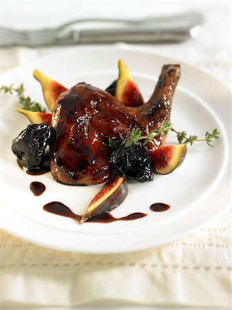 simsearch:652-05807406,k - Flemish-style rabbit with dried cherries,figs and redcurrant jelly Stock Photo - Premium Royalty-Free, Code: 652-05808019