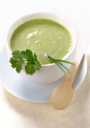 Chilled cream of lettuce heart and herb soup Foto de stock - Sin royalties Premium, Código: 652-05808209