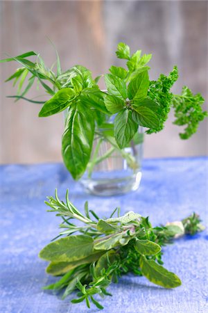 parsley - Assorted fresh herbs Stock Photo - Premium Royalty-Free, Code: 652-05808309