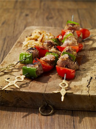 simsearch:825-05985428,k - Meat and bell pepper brochettes Stock Photo - Premium Royalty-Free, Code: 652-05808698