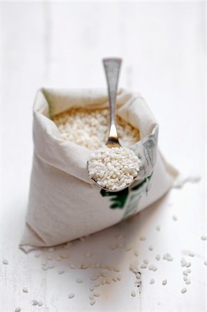 Bag of  Carnaroli rice for risotto Stock Photo - Premium Royalty-Free, Code: 652-05808925